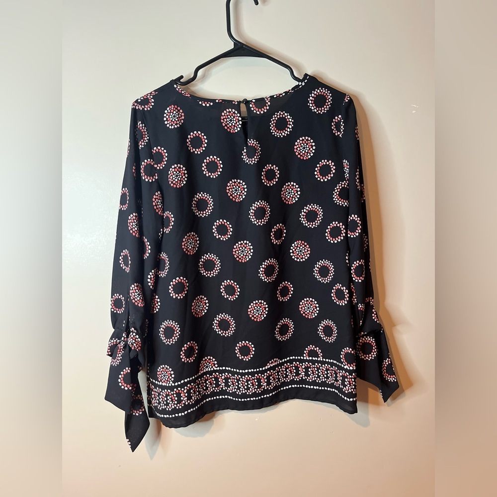 Nine West Black Boho Printed Long Tie Sleeve Blouse NWOT - Picture 6 of 7